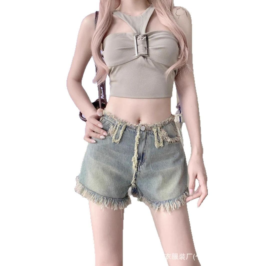 High-Waisted Denim Shorts – Trendy & Chic thumbnail 2