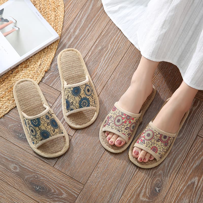 Women's New Fashion Summer Slippers – Non-Slip Outdoor Sandals, Korean Style, Thick Soft Sole, Durable and Trendy - Image 1