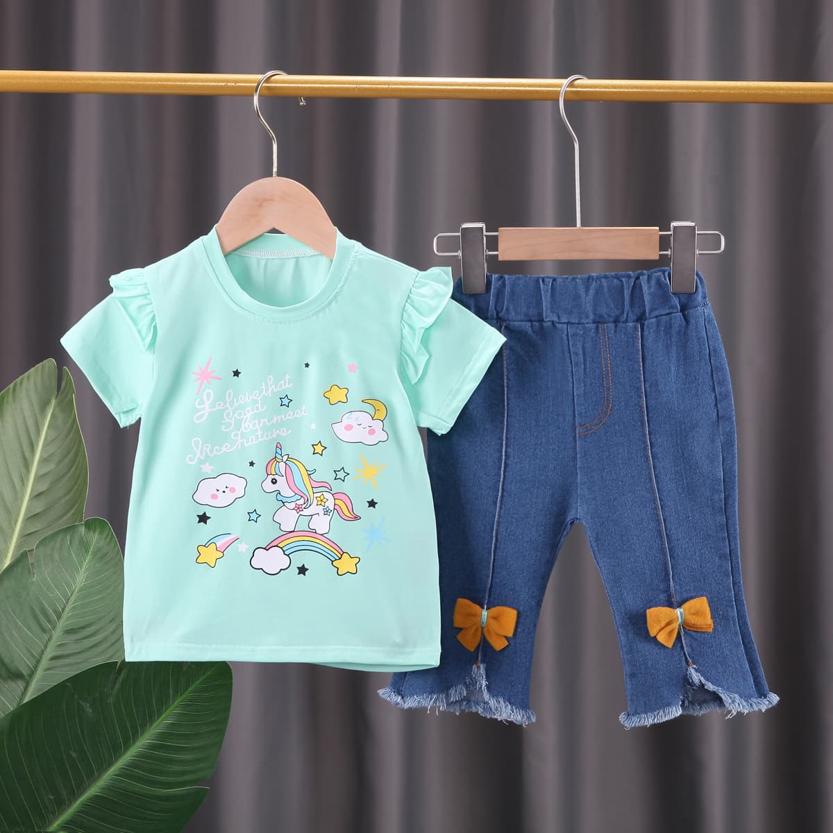 Girls' Summer Outfit 2025 New Cartoon Letter Short Sleeve Rainbow Pony Casual Jeans Two-Piece Set thumbnail 2