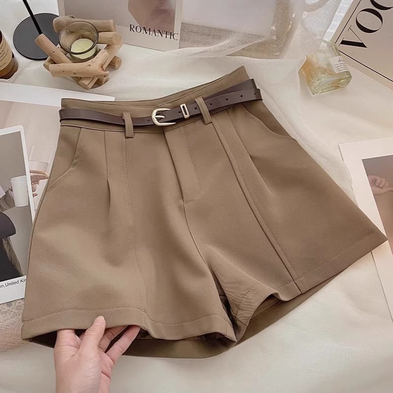 Women's High-Waisted White Shorts Spring Summer 2025, Wide-Leg Tailored Style, Loose Fit, Fashionable Casual Shorts for Everyday Wear thumbnail 2