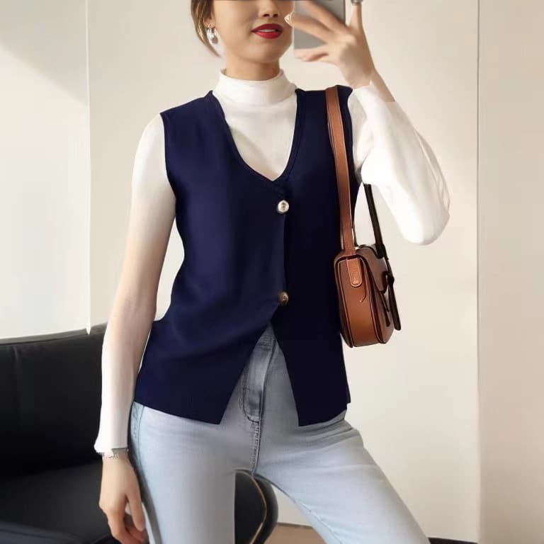 Women's New Summer Slim Fit Sleeveless Side Slit Vest Top, French Style Short Elegant Casual Knitted Tank Top thumbnail 3