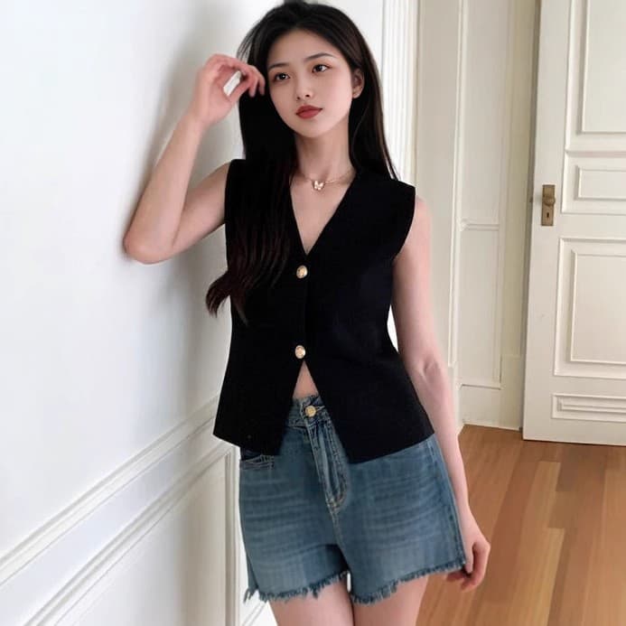 Women's New Summer Slim Fit Sleeveless Side Slit Vest Top, French Style Short Elegant Casual Knitted Tank Top thumbnail 2