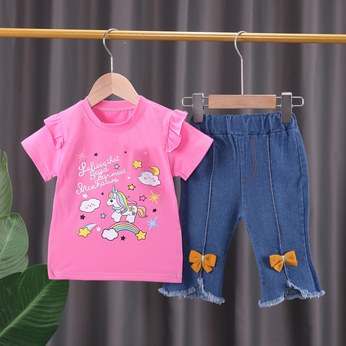 Girls' Summer Outfit 2025 New Cartoon Letter Short Sleeve Rainbow Pony Casual Jeans Two-Piece Set - Image 1